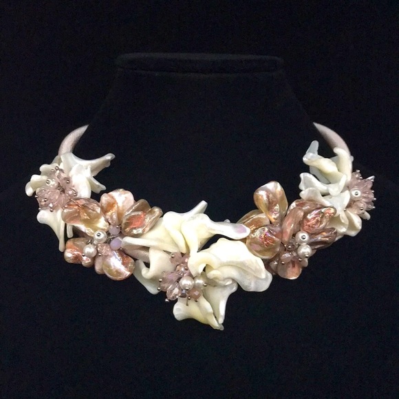 Pearl Choker - Picture 2 of 10